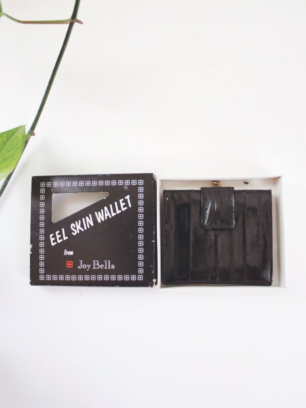 Vintgage Joy Bells Eel Skin Wallet Original Box New Old Stock Leather Korea NOS